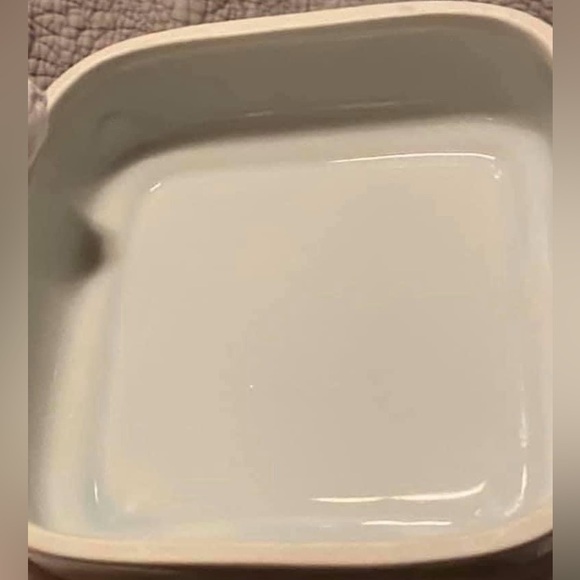 Tiffany & Co ceramic trinket box.  Vintage - dated 1979. Beautiful etched design - Picture 2 of 10